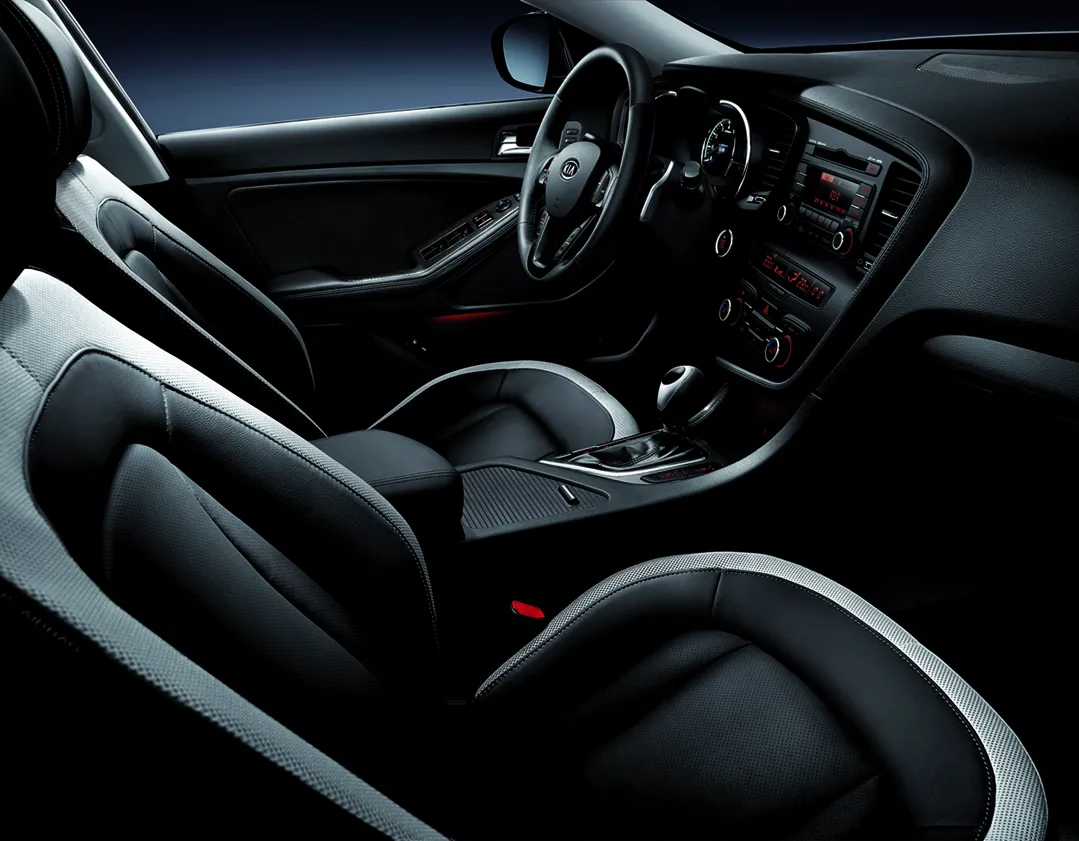 kia_optima_interior_sport_seat_1568286.jpg