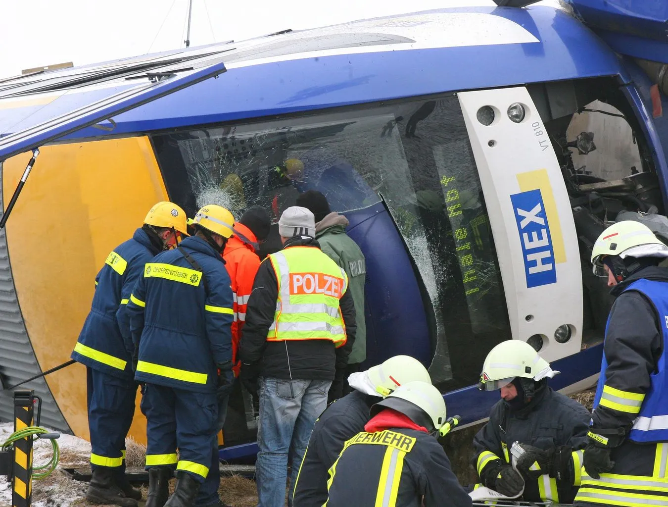 Policja bada, co było przyczyną kolejowej katastrofy