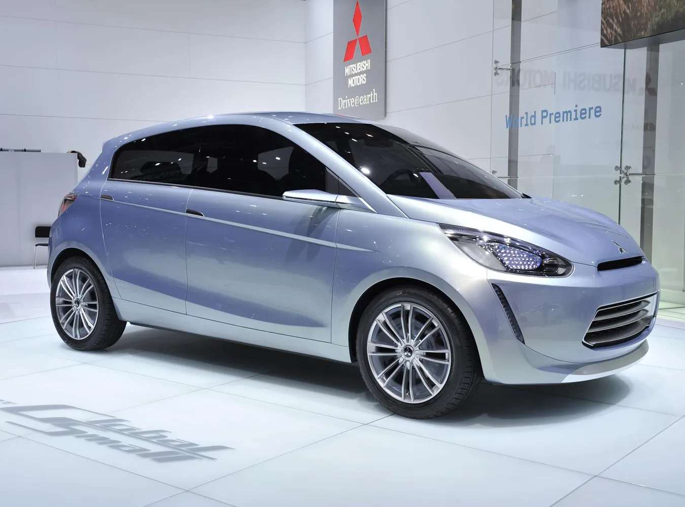 1851785-mitsubishi-global-small-concept.jpg
