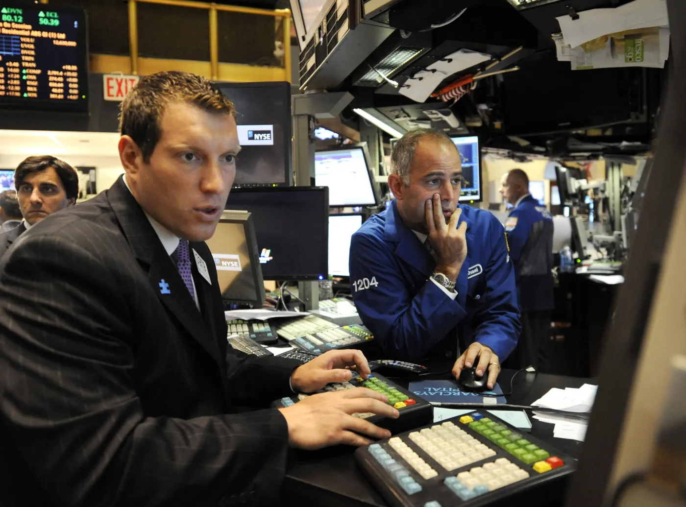 Maklerzy na parkiecie giełdy w wym Jorku