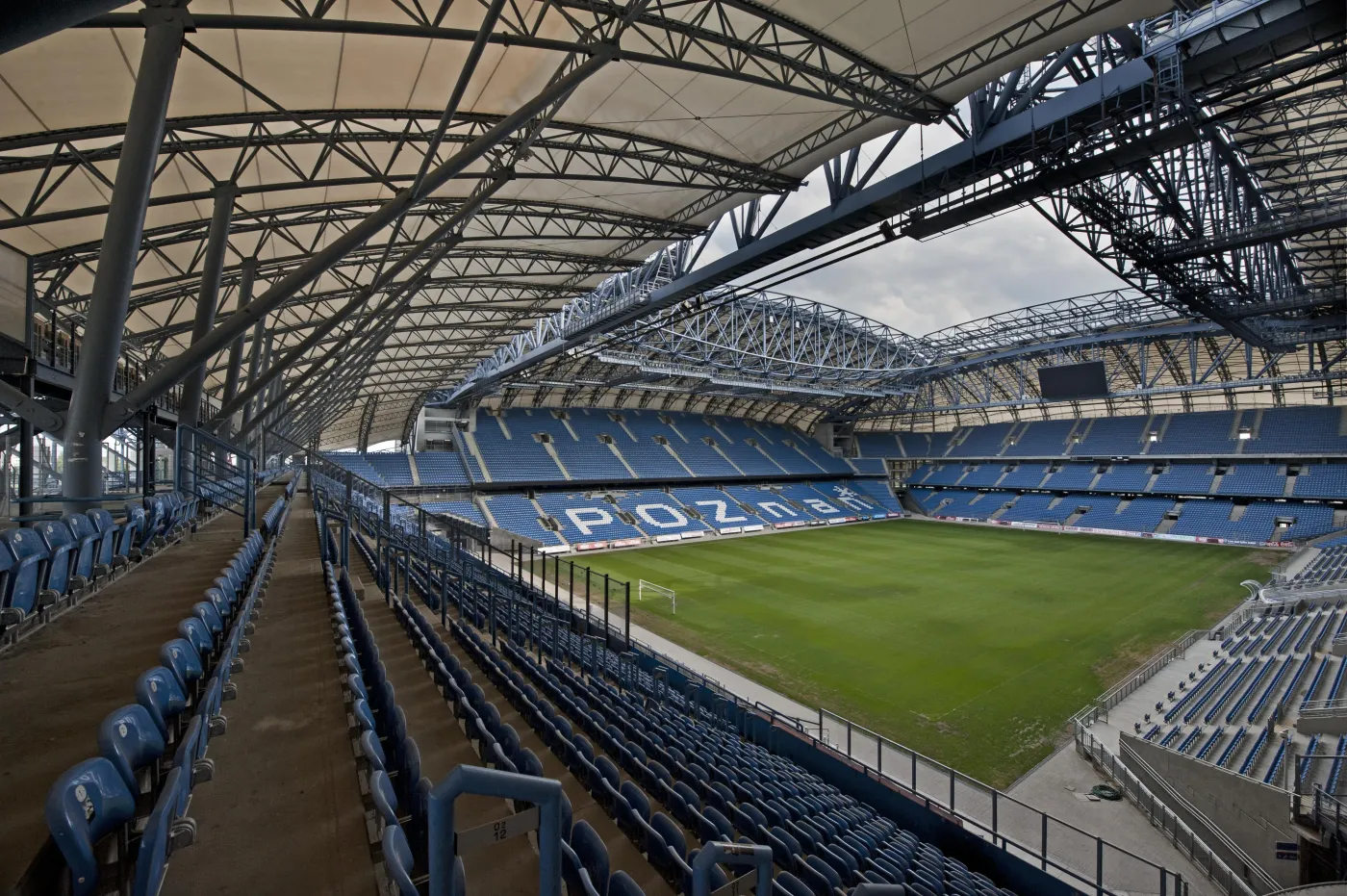 2345017-stadion-lecha-lukas-nazdraczew.jpg