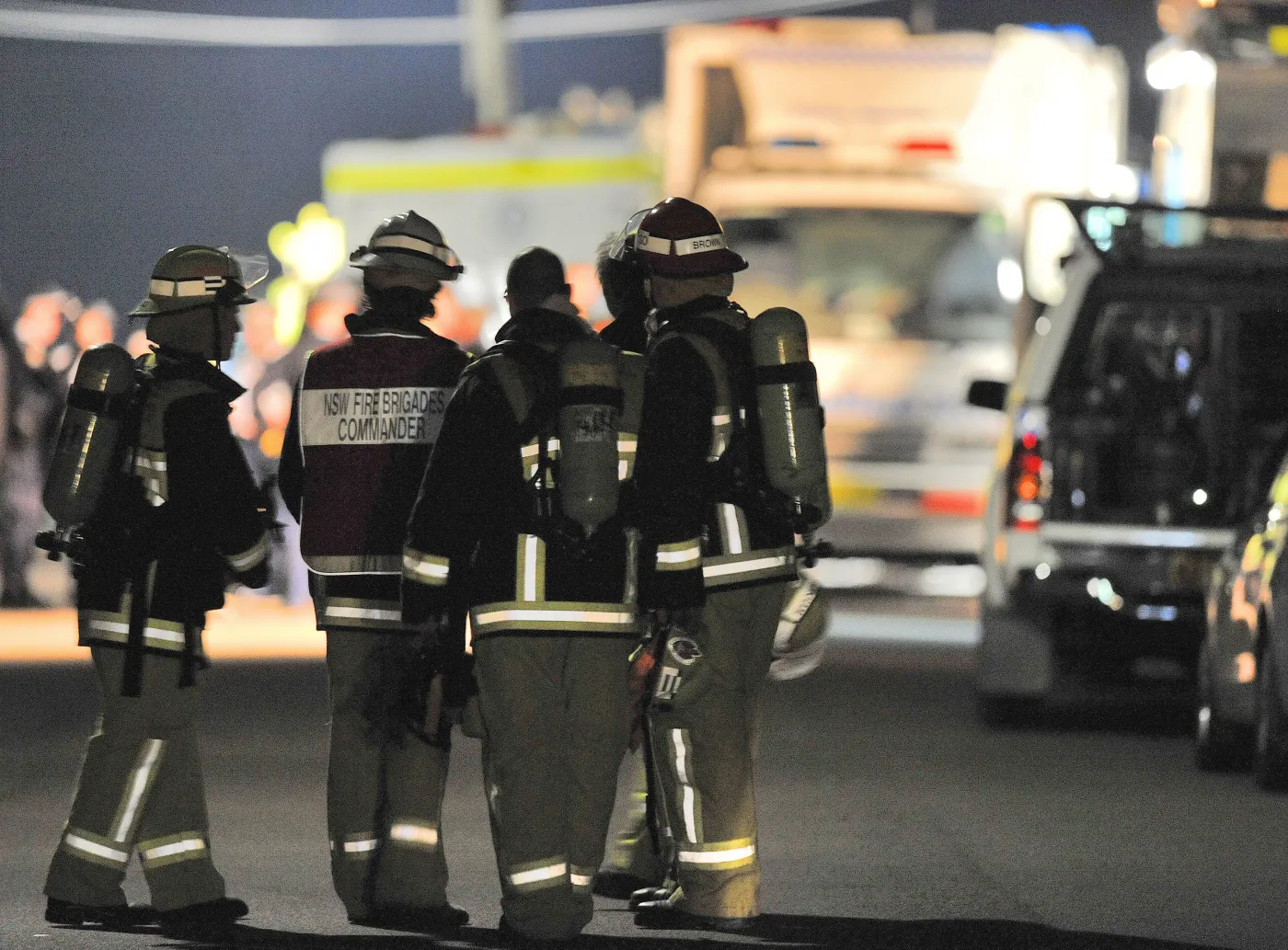 Strażacy zabezpieczający akcję saperów w Sydney