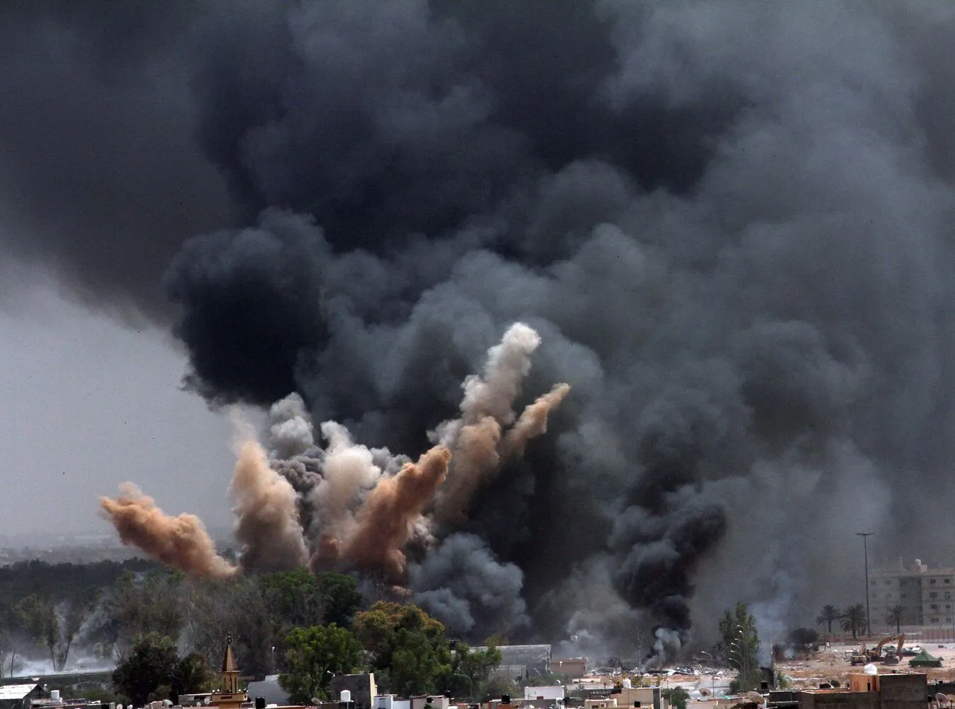 NATO przeprowadziło intensywne naloty na Trypolis