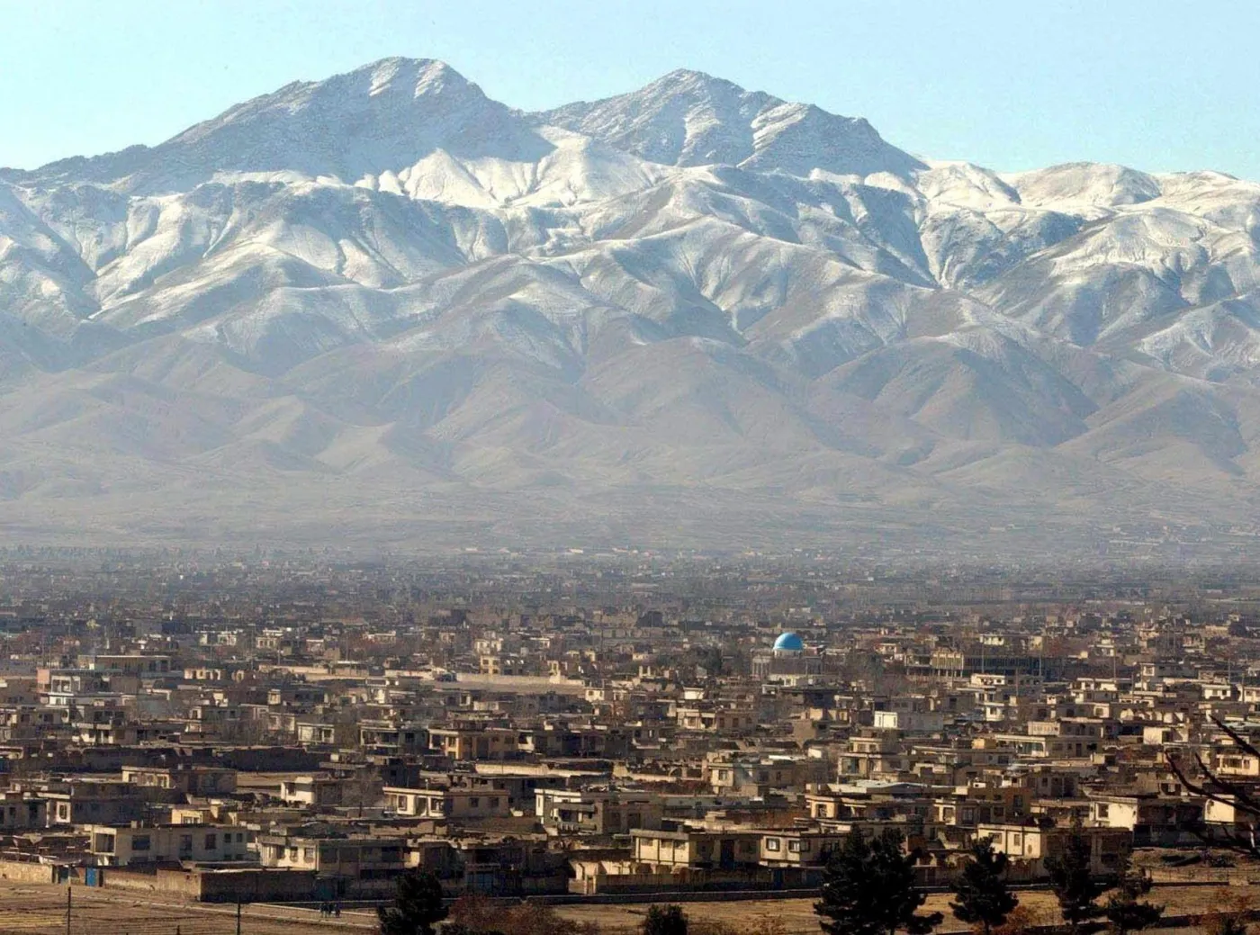 2499083-kabul-rankiem-17-styczniua-2002.jpg
