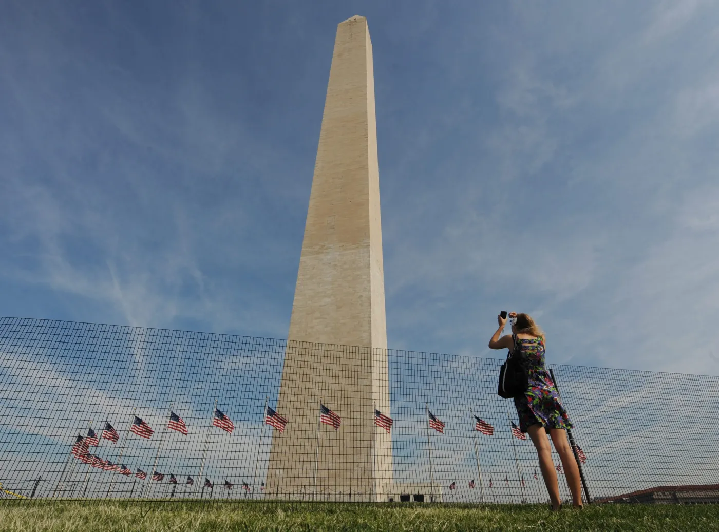 Pojawiły się pęknięcia w górnej części Washington Monument