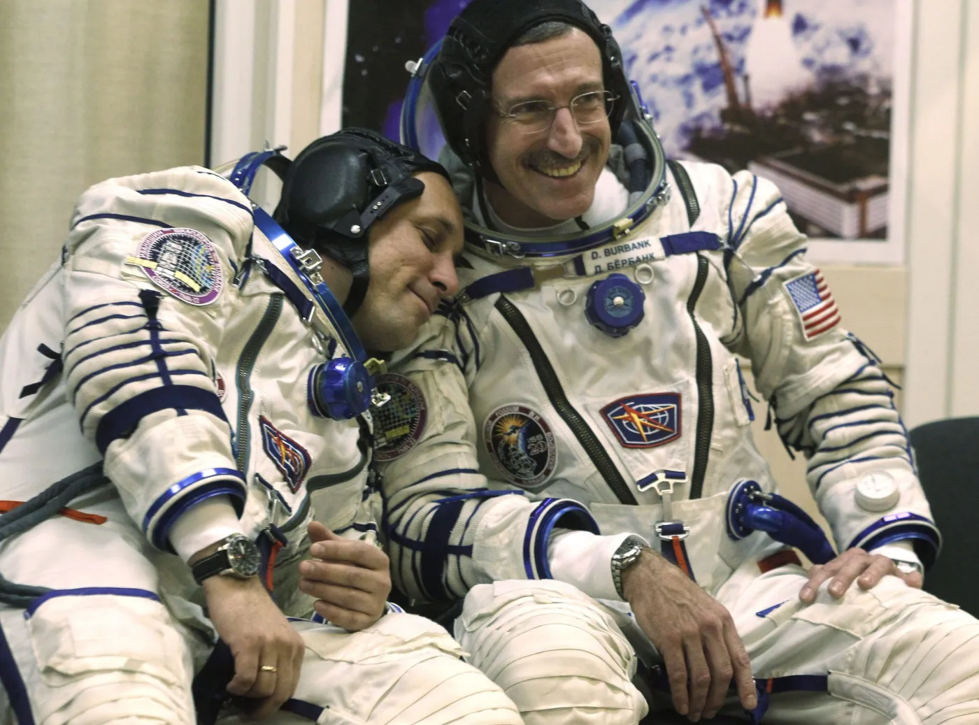 2732100-astronauci-dan-burbank-z-usa-i.jpg
