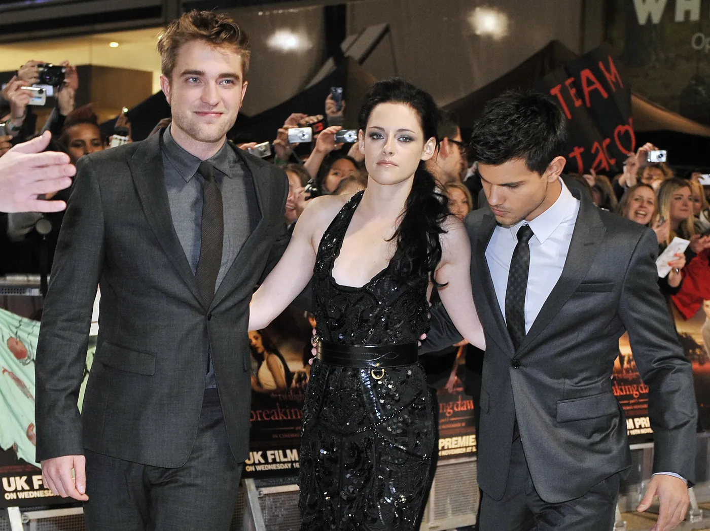 2764882-robert-pattinson-kristen-stewart.jpg