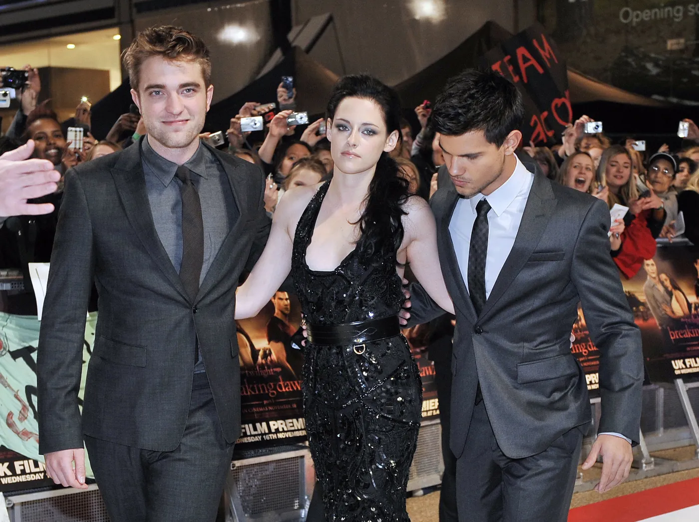 2765044-robert-pattinson-kristen-stewart.jpg