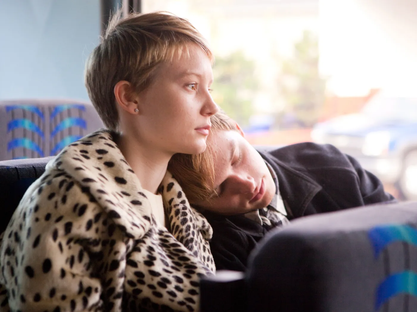 Mia Wasikowska w "Restless" Gusa Van Santa