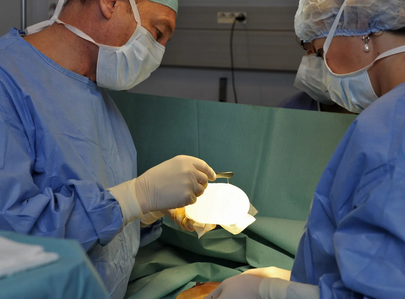 operacja usuniecie silikonowych implantów PIP