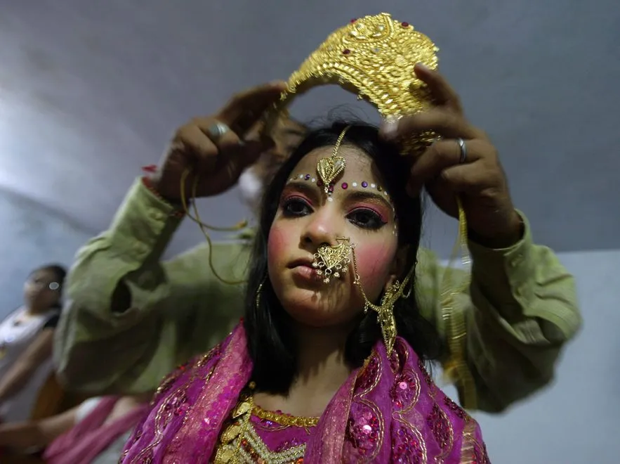 2900022-mieszkanka-indii-w-stroju-bogini.jpg