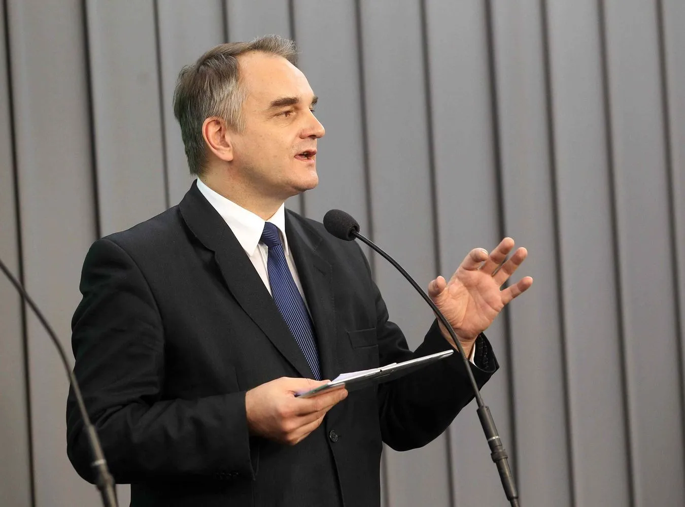 Pawlak się tłumaczy. "Rząd ma nie ściemniać"