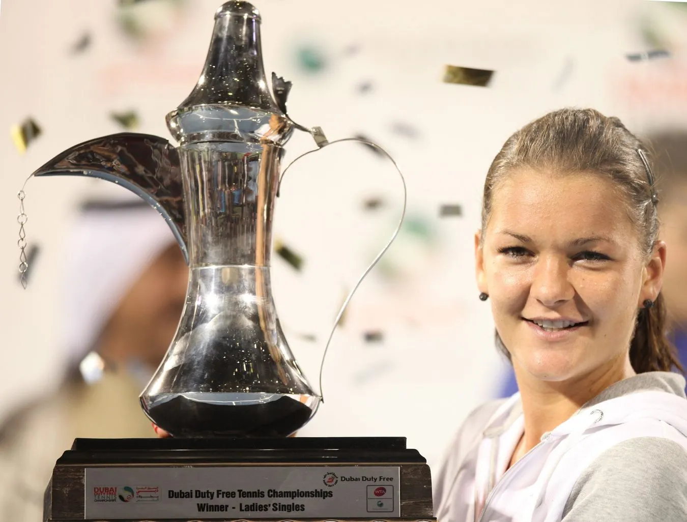 Agnieszka Radwańska z pucharem za zwycięstwo w Dubaju