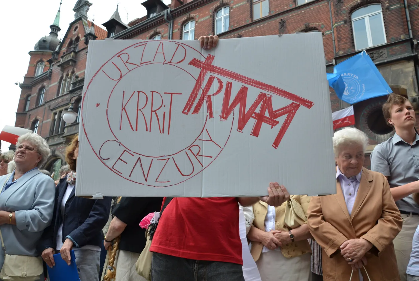 Sobecka zrzekła się immunitetu. Policja ściga ją przez o. Rydzyka