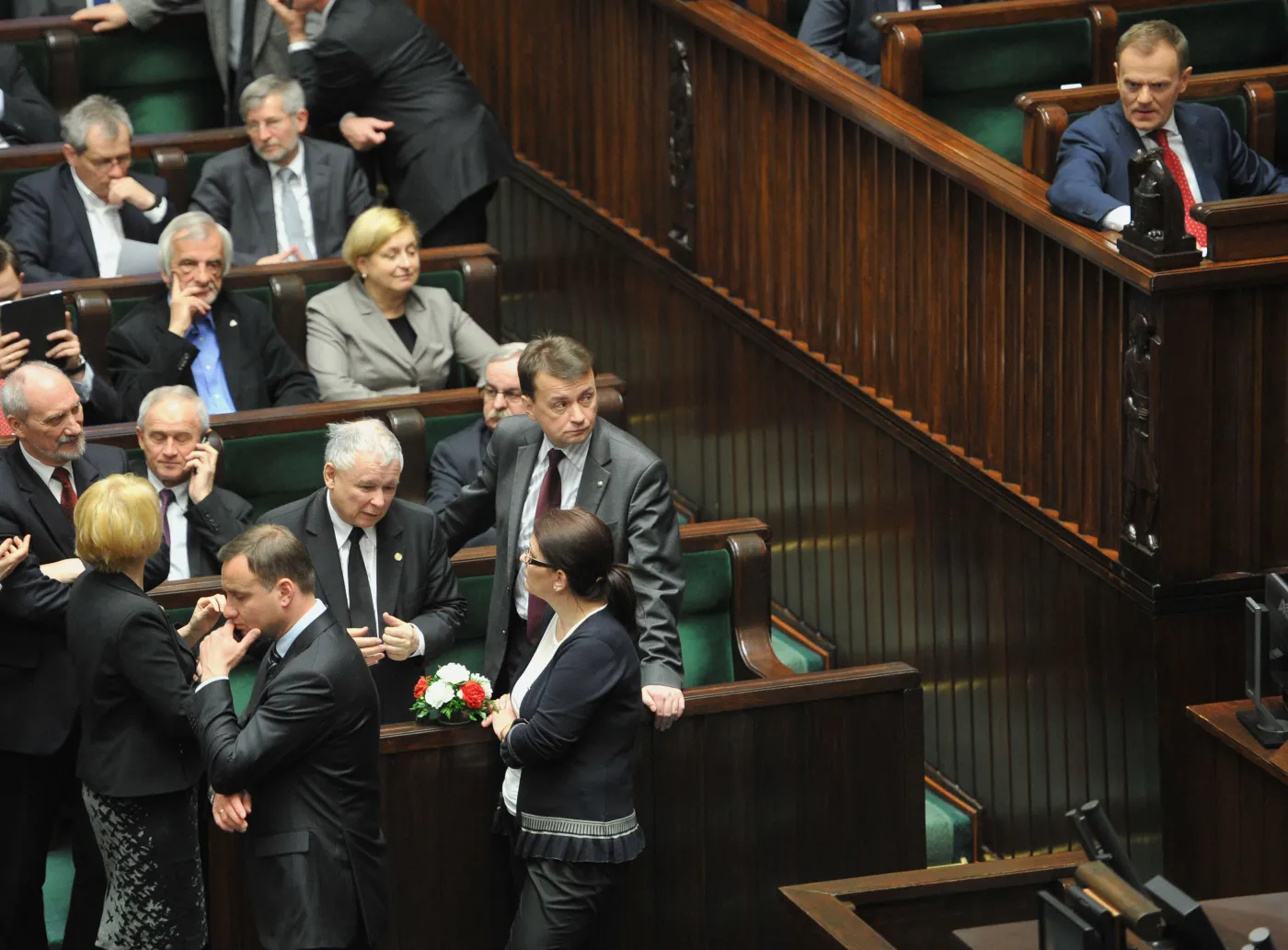 Sondaże bezlitosne dla PO. Partia traci przewagę nad PiS