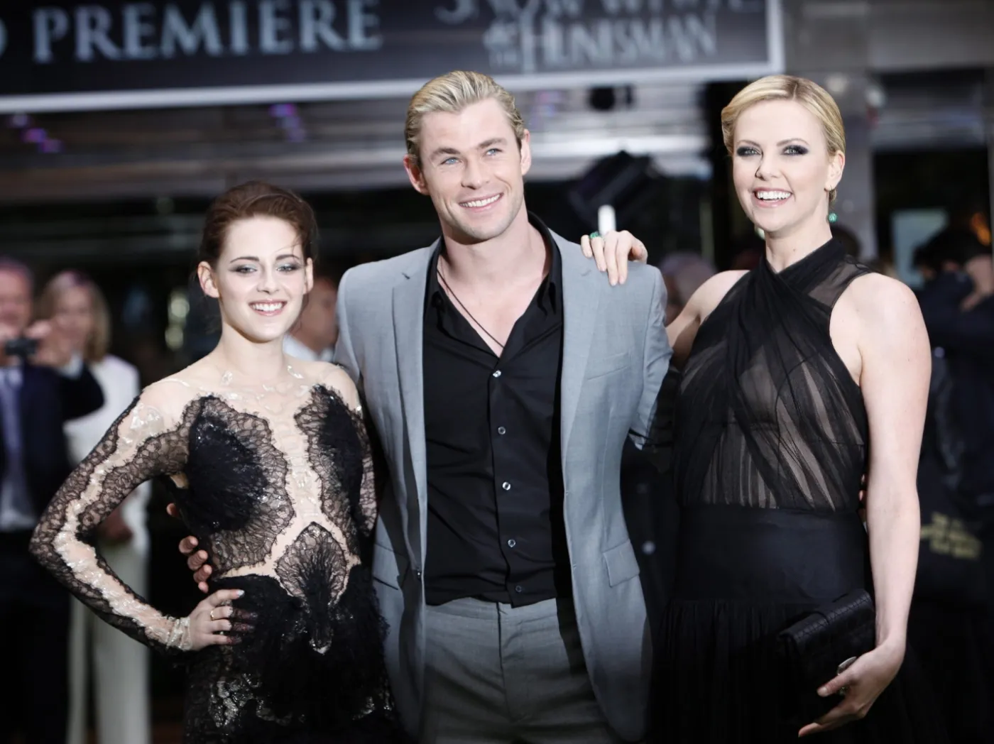 Kristen Stewart, Chris Hemsworth i Charlize Theron