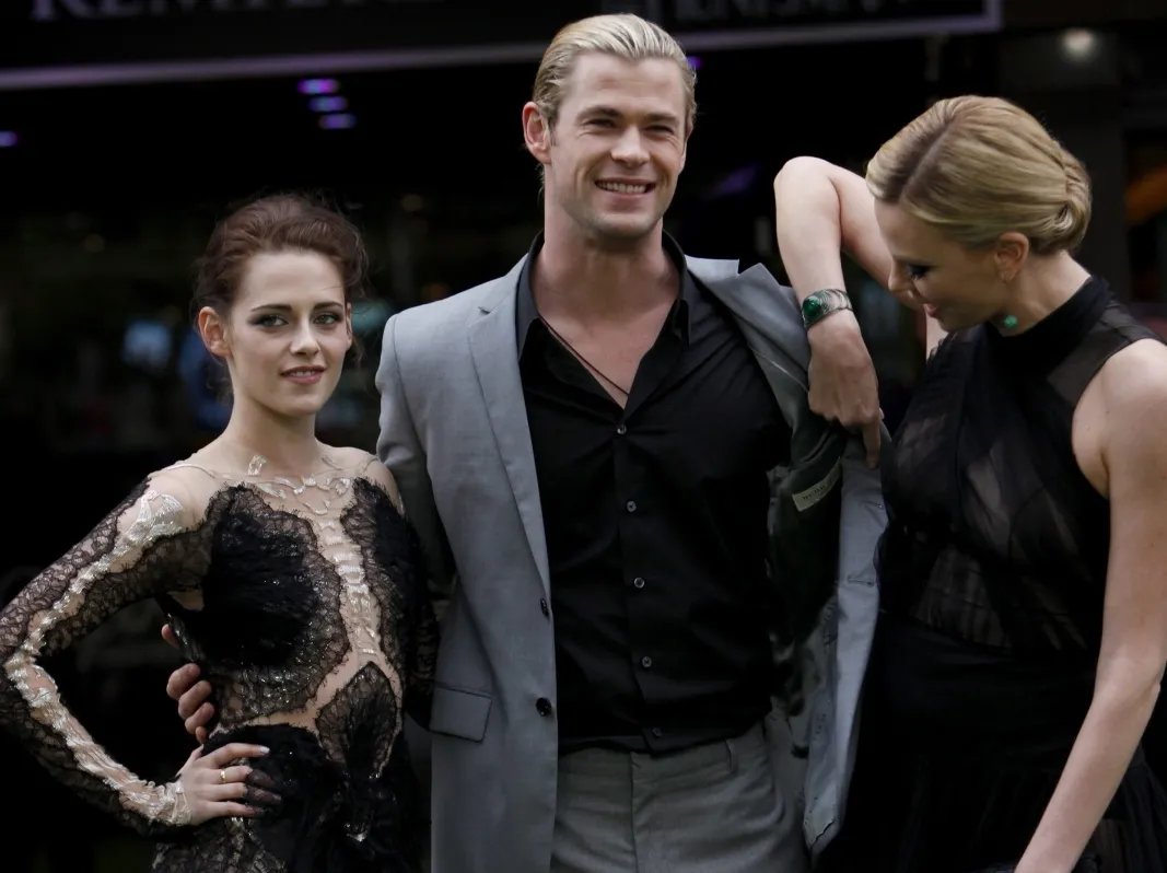 3496096-kristen-stewart-chris-hemsworth.jpg