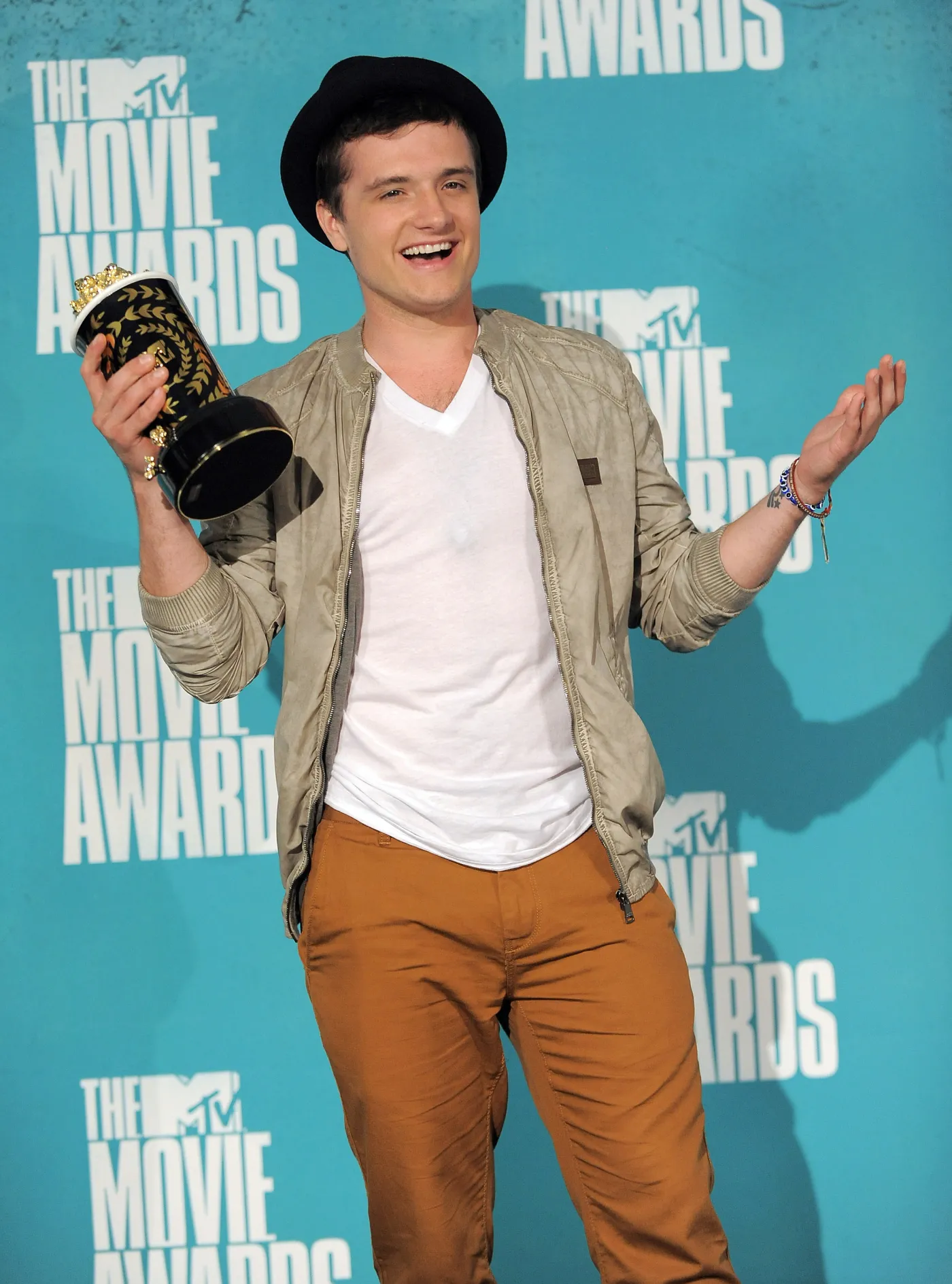 3610552-josh-hutcherson-nagrodzony-mtv.jpg