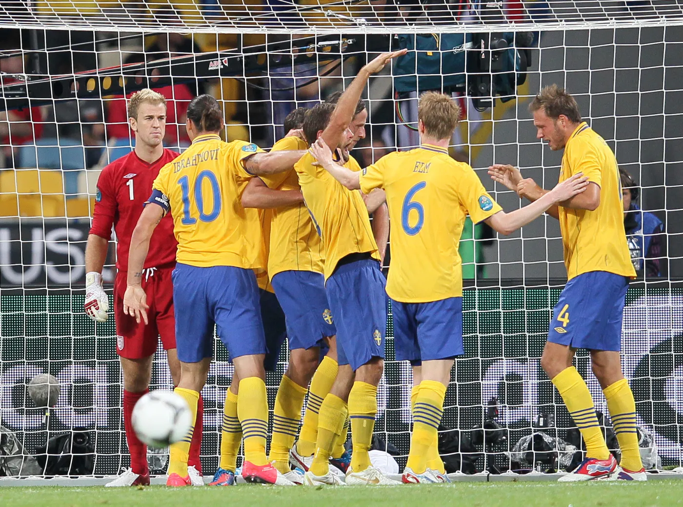 Piłkarze Szwecji w trakcie meczu z Anglią na Euro 2012