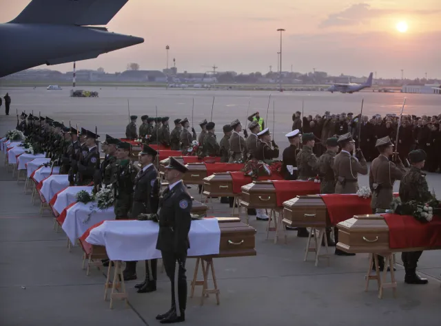 Burza po wywiadzie z lekarzem LPR o identyfikacji ciał ofiar katastrofy