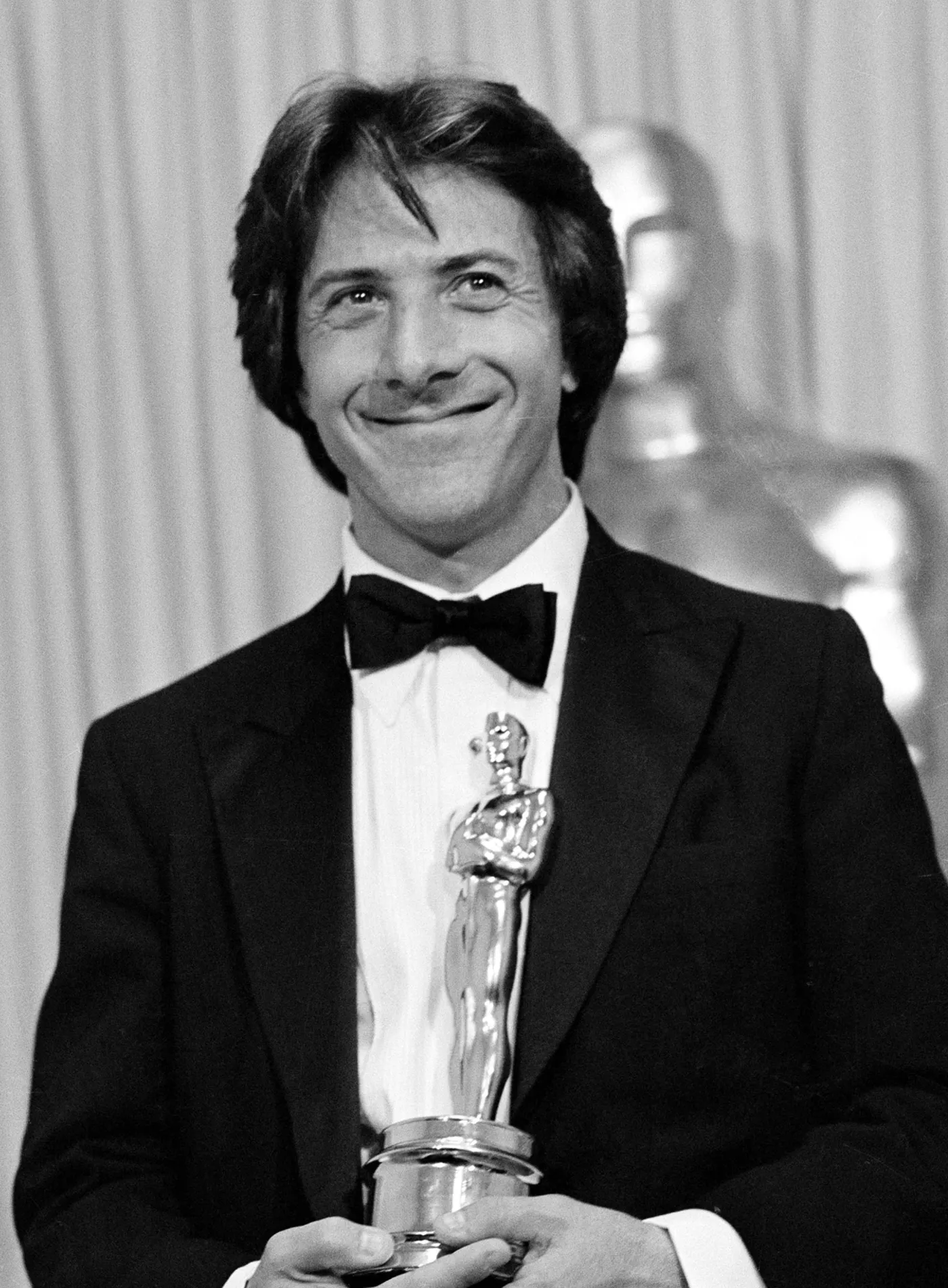 3882089-dustin-hoffman-z-oscarem-za-role.jpg