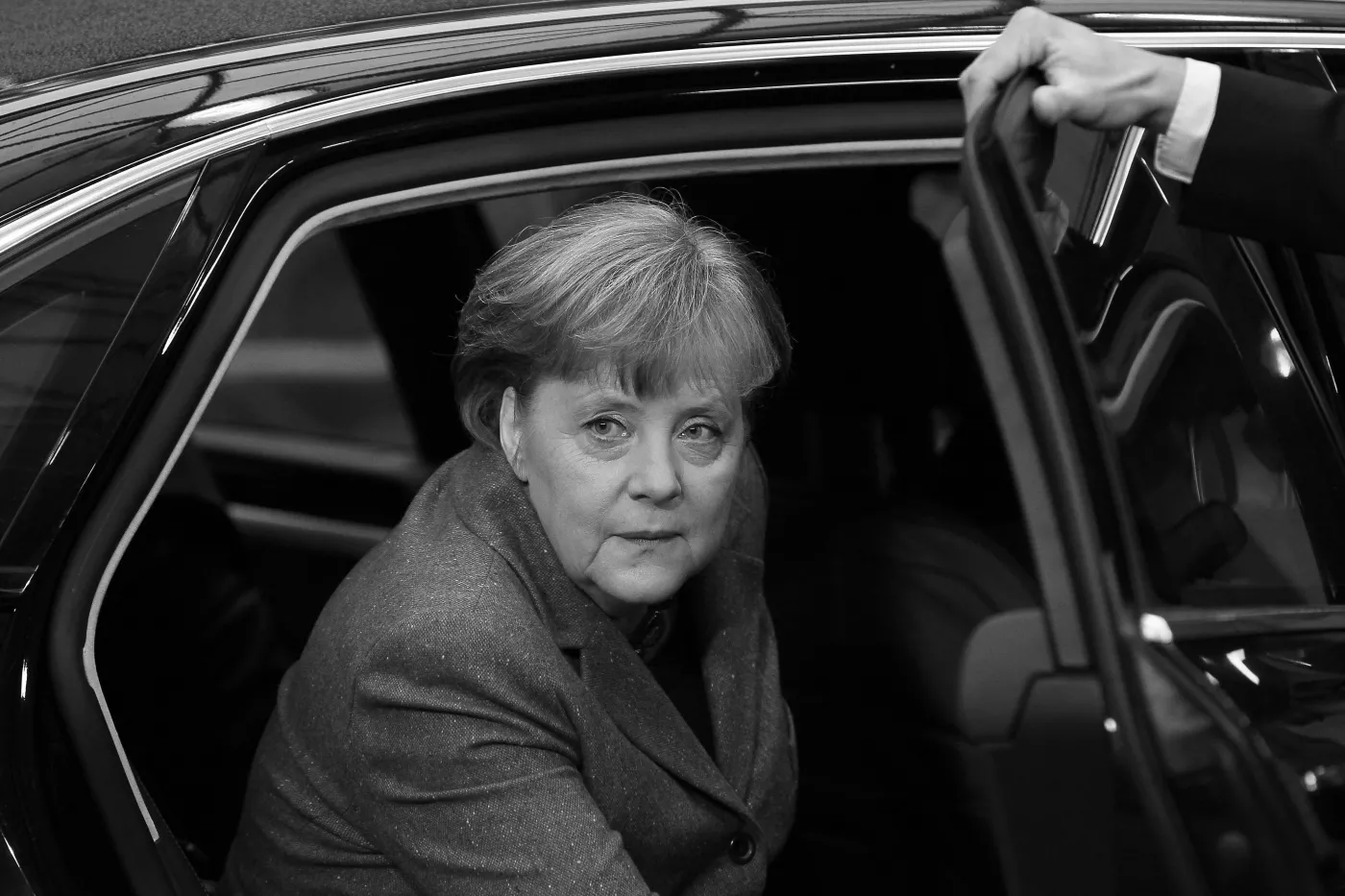 Merkel długo nie mogła dojść do siebie. Już nie wita się z prezydentem