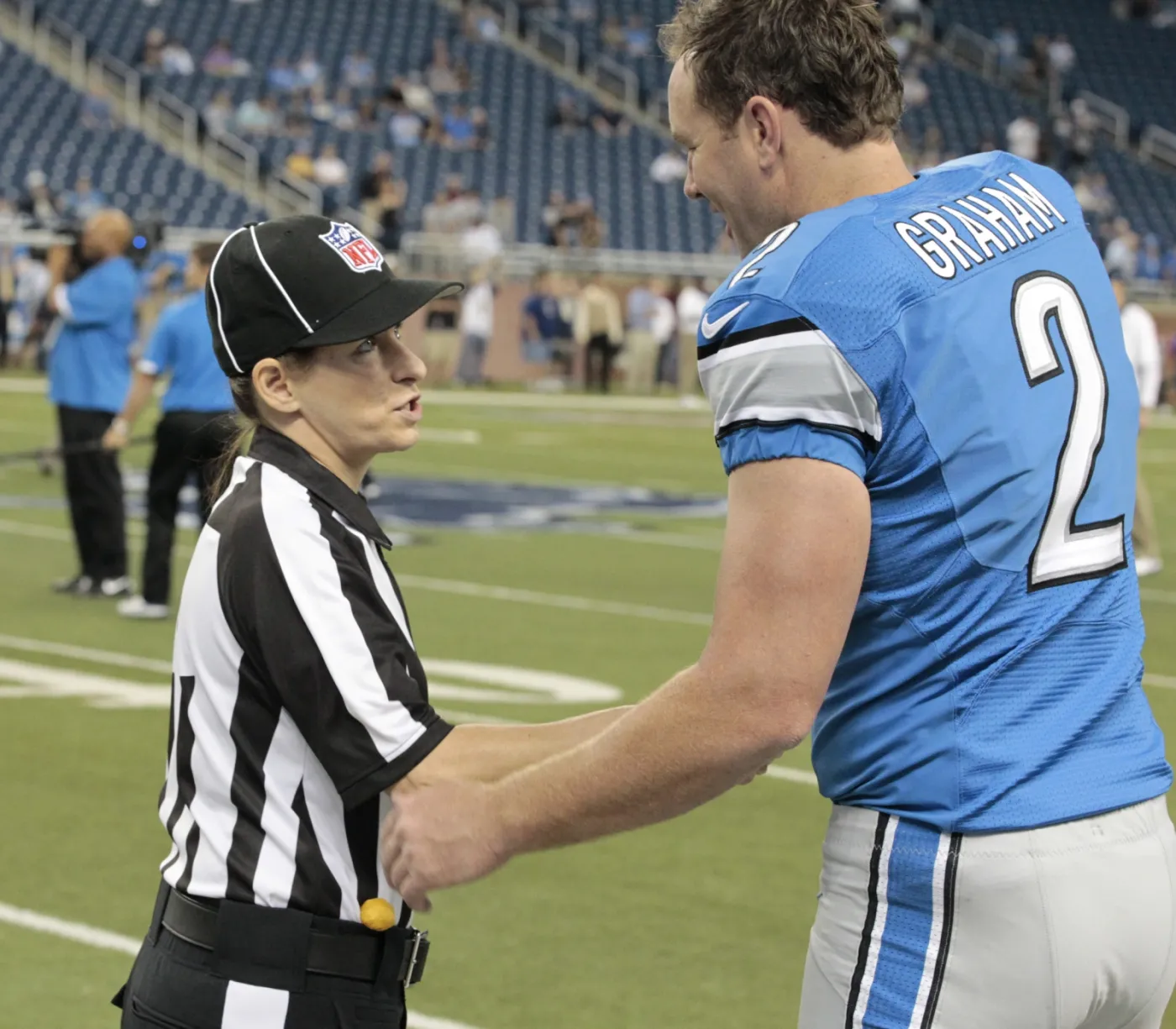 Shannon Eastin - pierwsza kobieta, która sędziowała mecz w amerykańskiej lidze NFL