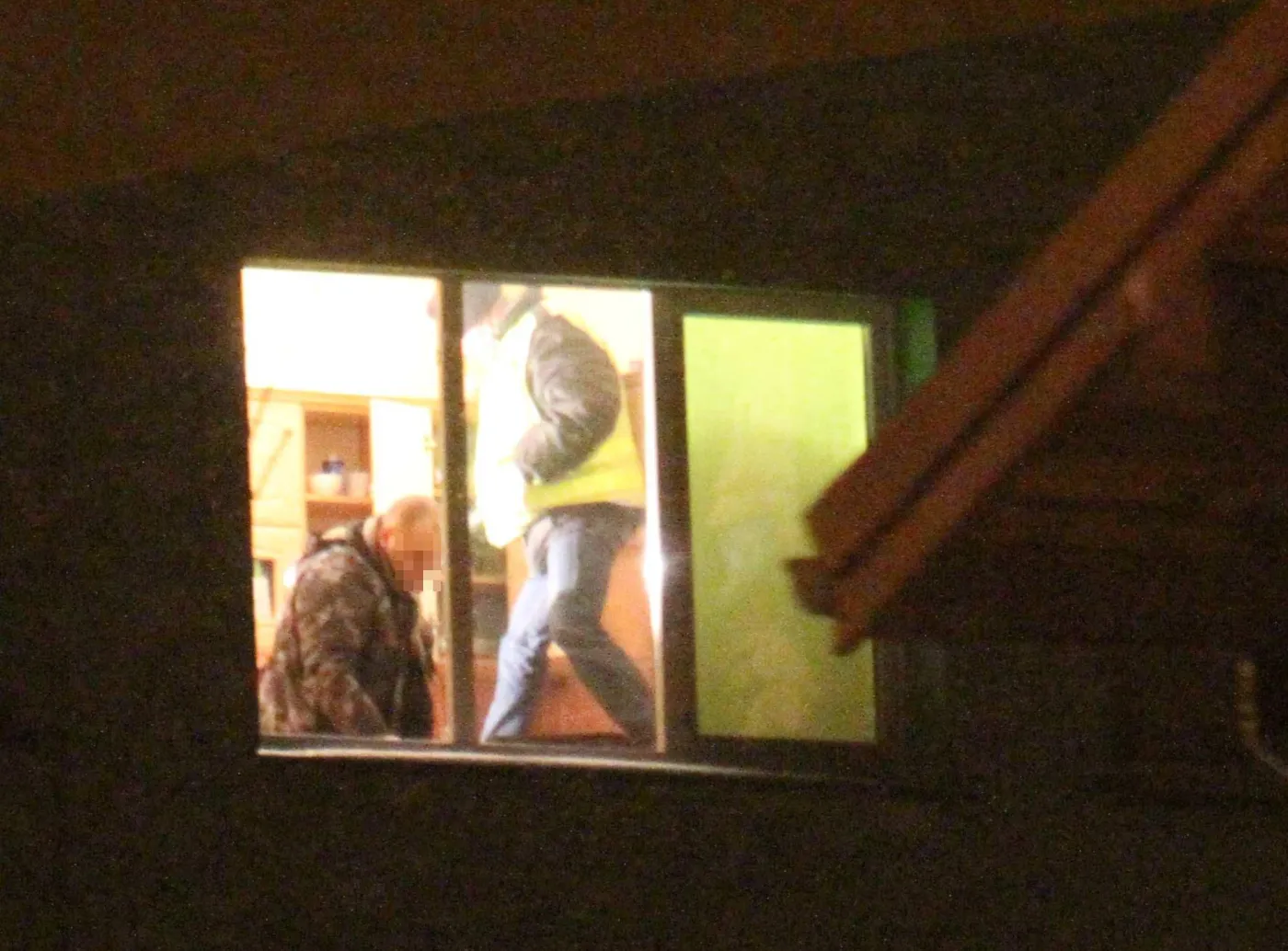 Oględziny w mieszkaniu, w którym para z Sanoka popełniła samobójstwo