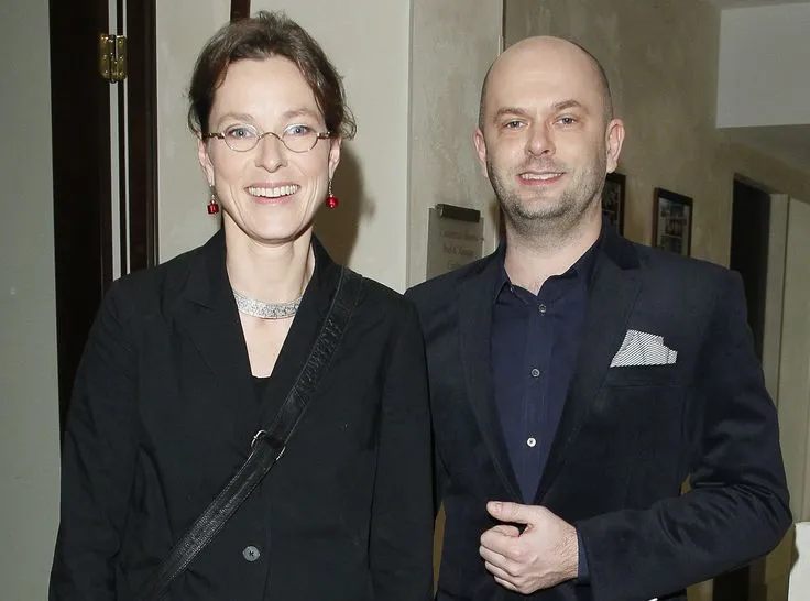 Była żona Zamachowskiego znów na salonach. W końcu się uśmiecha