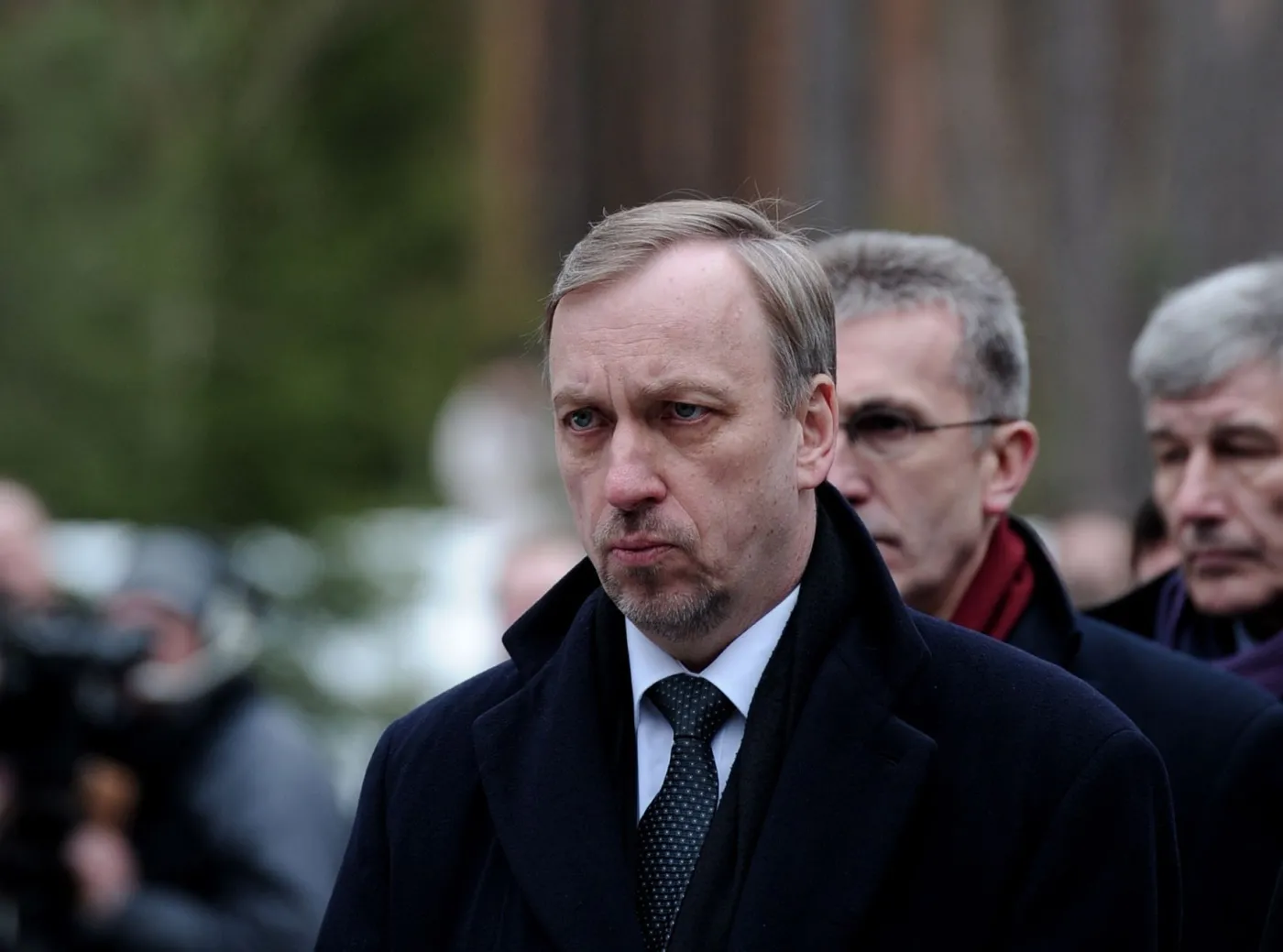 Bogdan Zdrojewski na cmentarzu wojennym w Katyniu