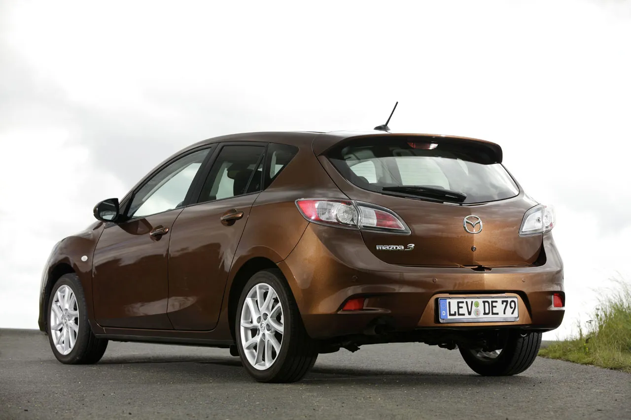4367343-mazda3fl-5hb-2011-still-15-jpg72.jpg
