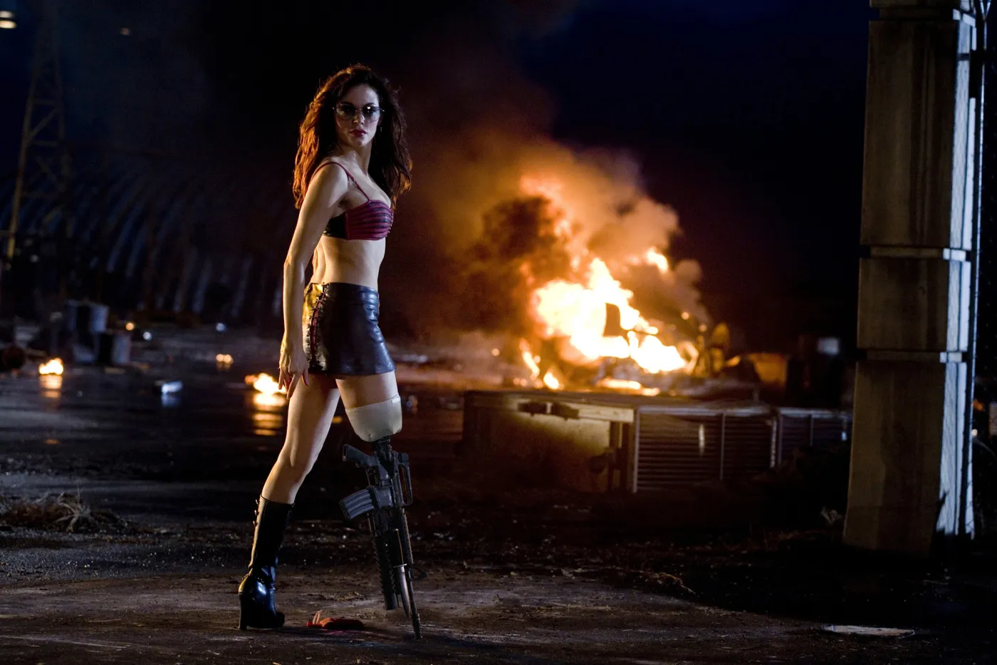 4874738-rose-mcgowan-w-filmie-grindhouse.jpg
