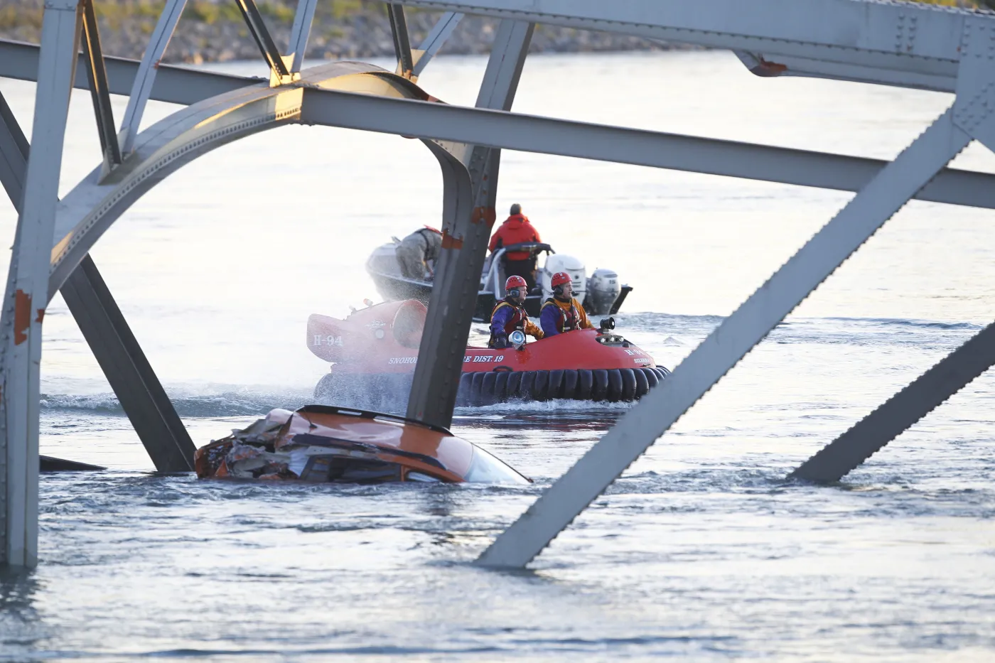 Zawalił się most na autostradzie I-5