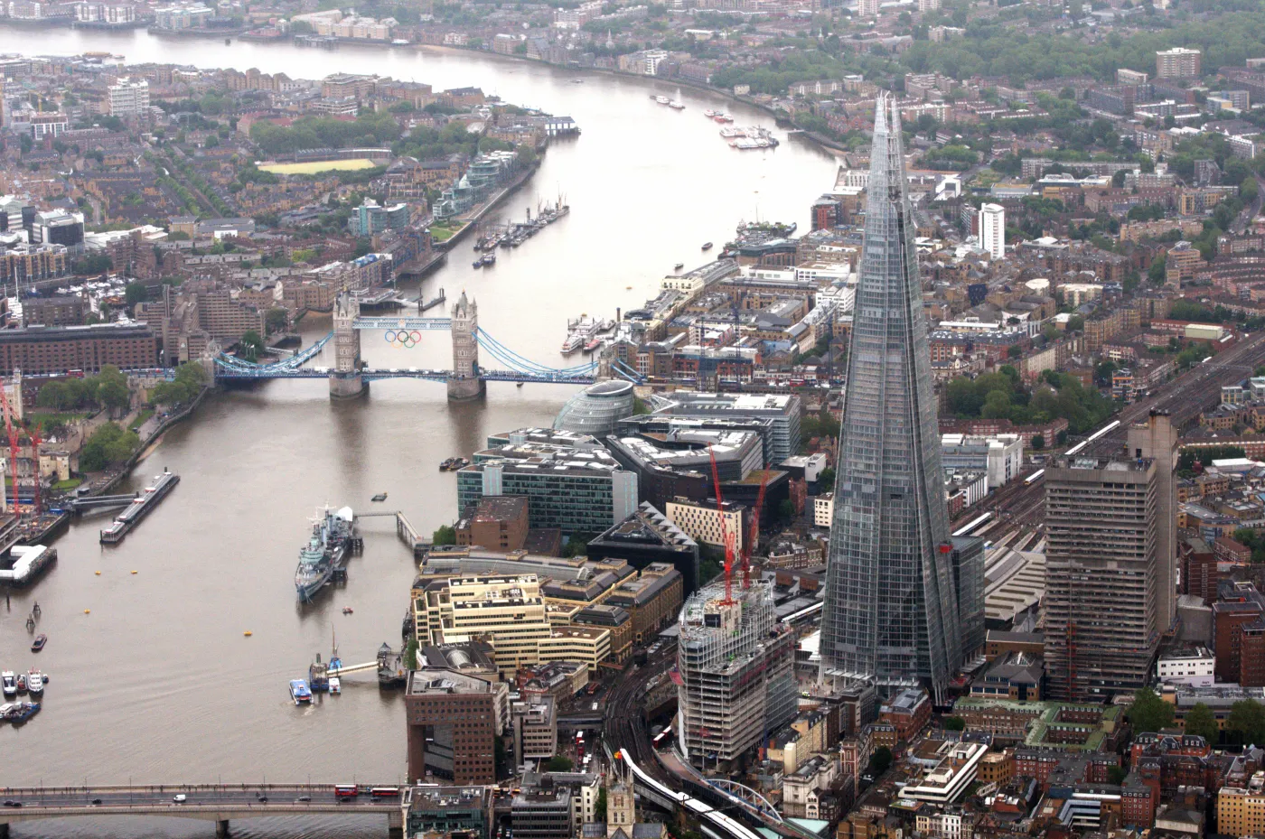 Wieżowiec "The Shard" w Londynie z lotu ptaka