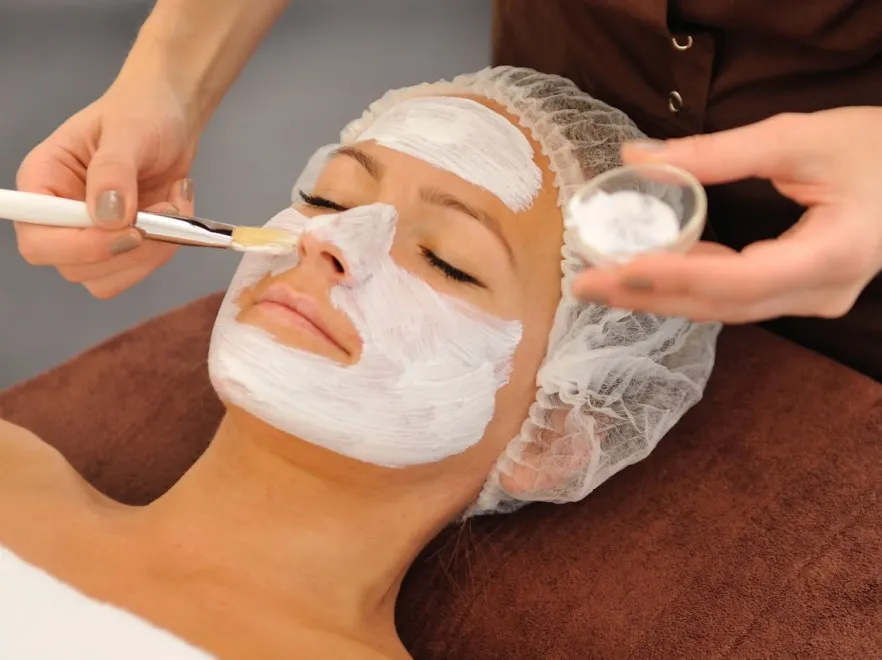 Te zabiegi upiększające warto wykonać zimą. Praktyczny poradnik