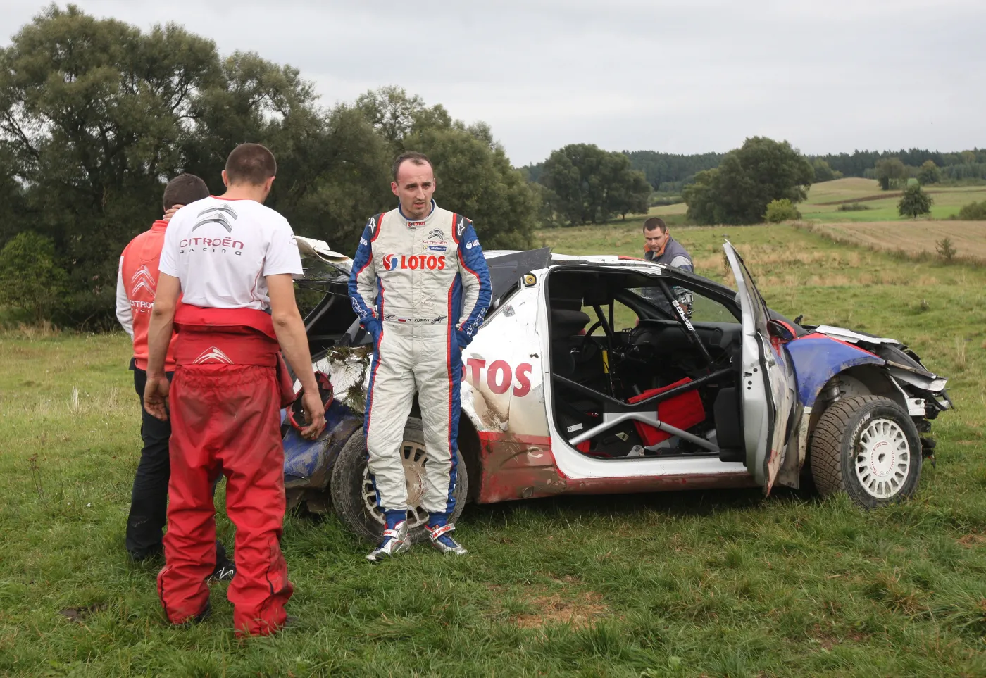 5391759-robert-kubica-i-jego-zniszczone.jpg