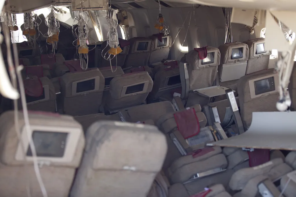 5184972-wnetrze-boeinga-777-ktory-rozbil.jpg