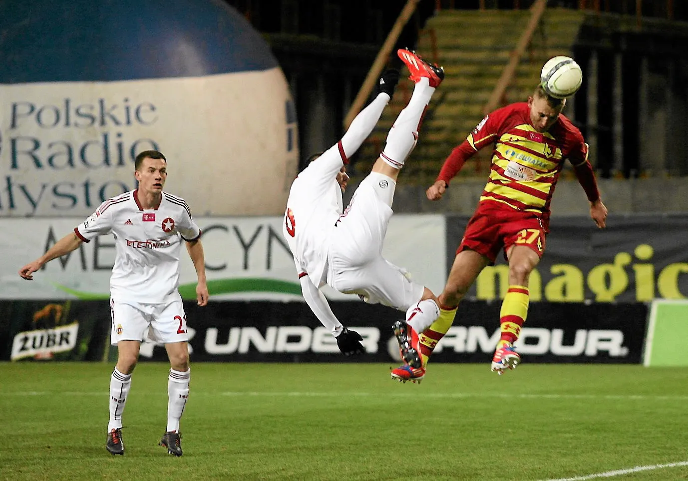 Grad bramek w Białymstoku. Jagiellonia pokonała Wisłę