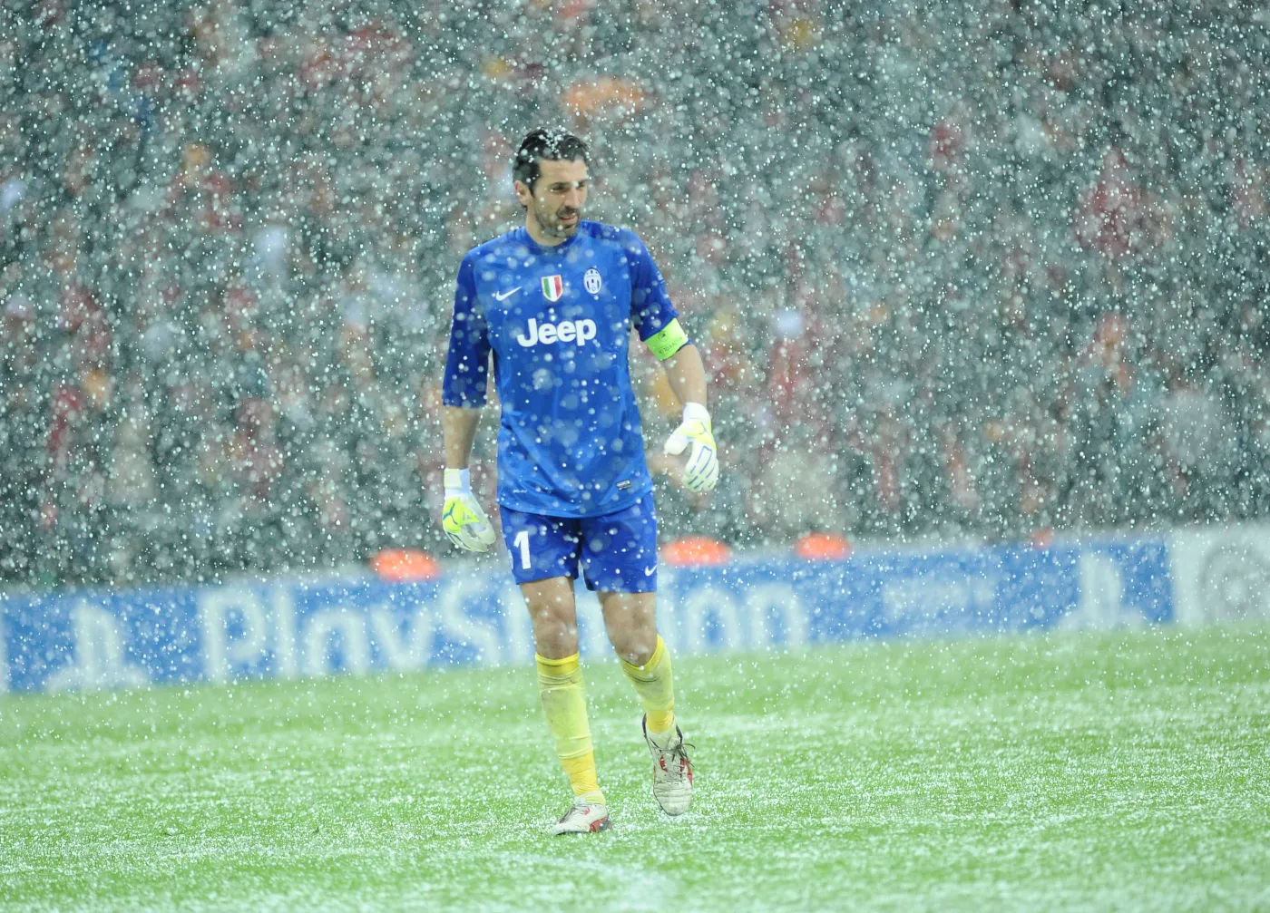 Piłkarze Galatasaray i Juventusu przegrali ze śniegiem