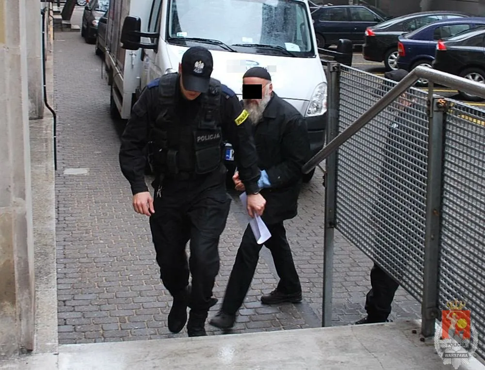 Oszust ukrywał się w przebraniu Żyda