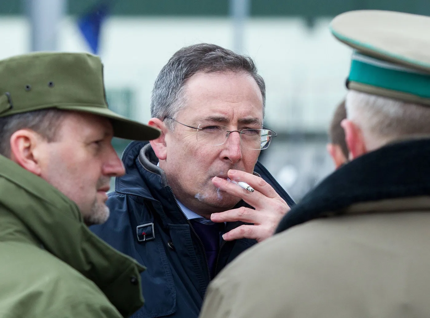 Szef MSW Bartłomij Sienkiewicz w czasie wizyty na przejściu granicznym w Medyce