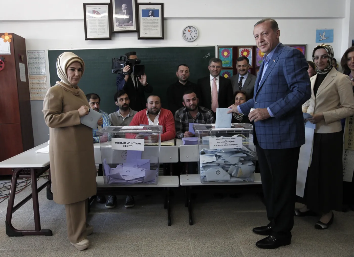 Recep Erdogan głosuje w wyborach samorządowych