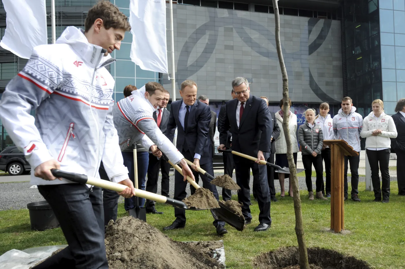6128219-prezydent-bronislaw-komorowski.jpg