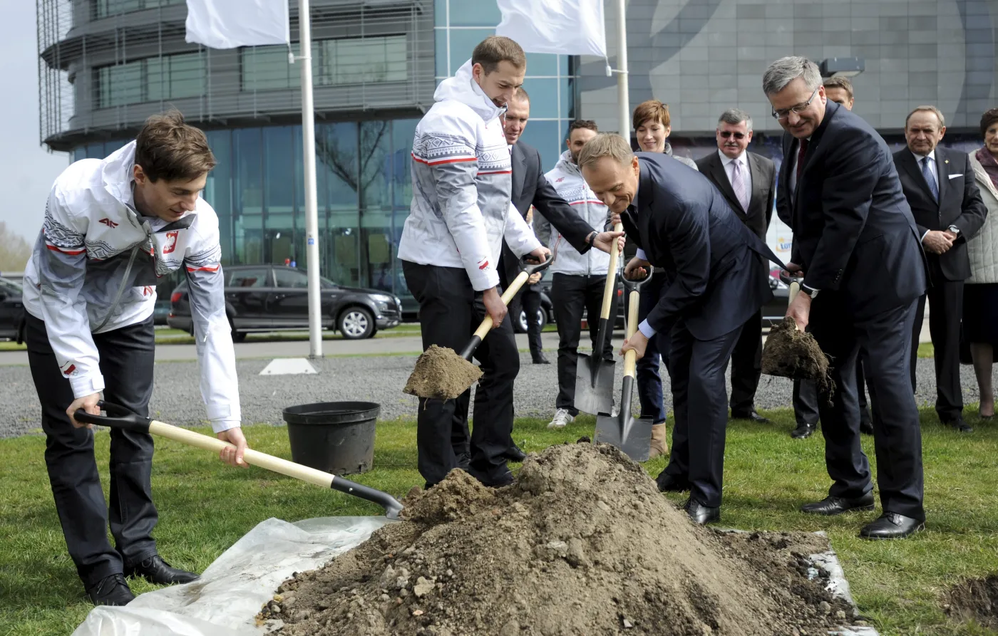 6128277-prezydent-bronislaw-komorowski.jpg