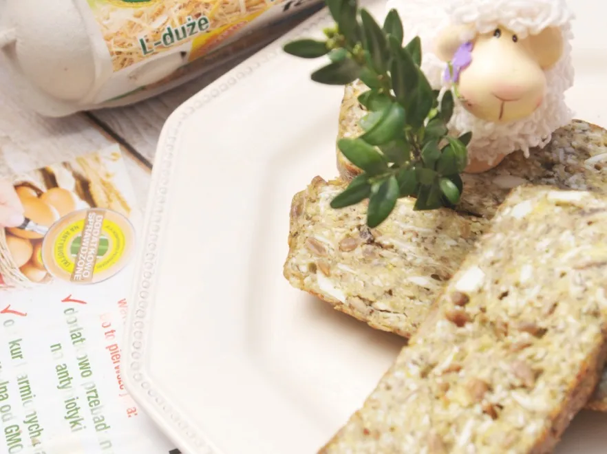 Jeszcze postny, ale wyborny: PRZEPIS na wielkanocny pasztet jajeczny z pieczarkami