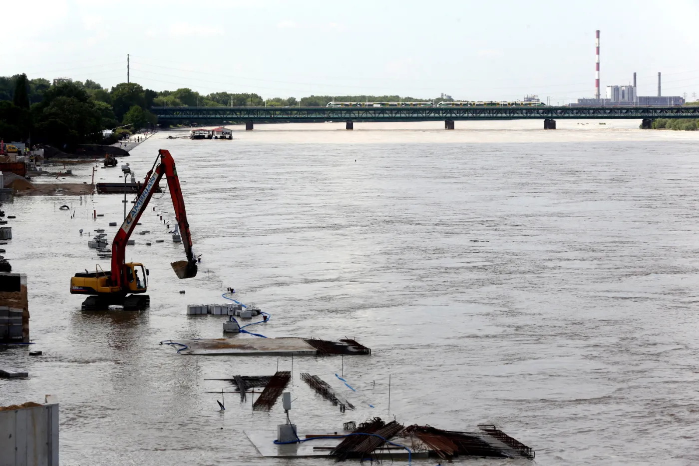 Wielka woda w Warszawie. Teraz na falę wezbraniową na Wiśle szykuje się Płock