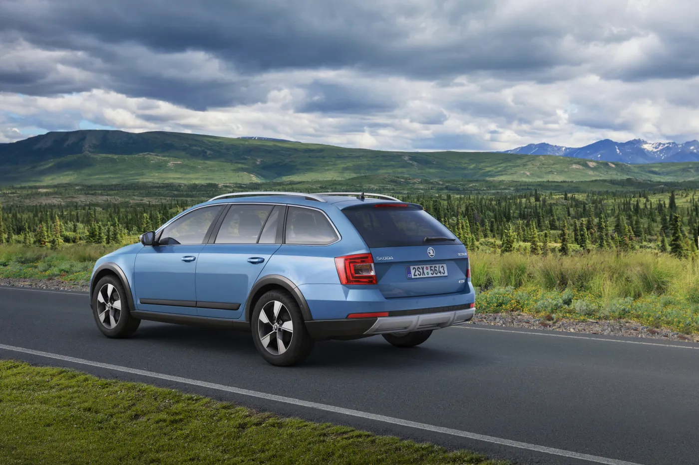 5924052-140210-skoda-octavia-scout-002.jpg