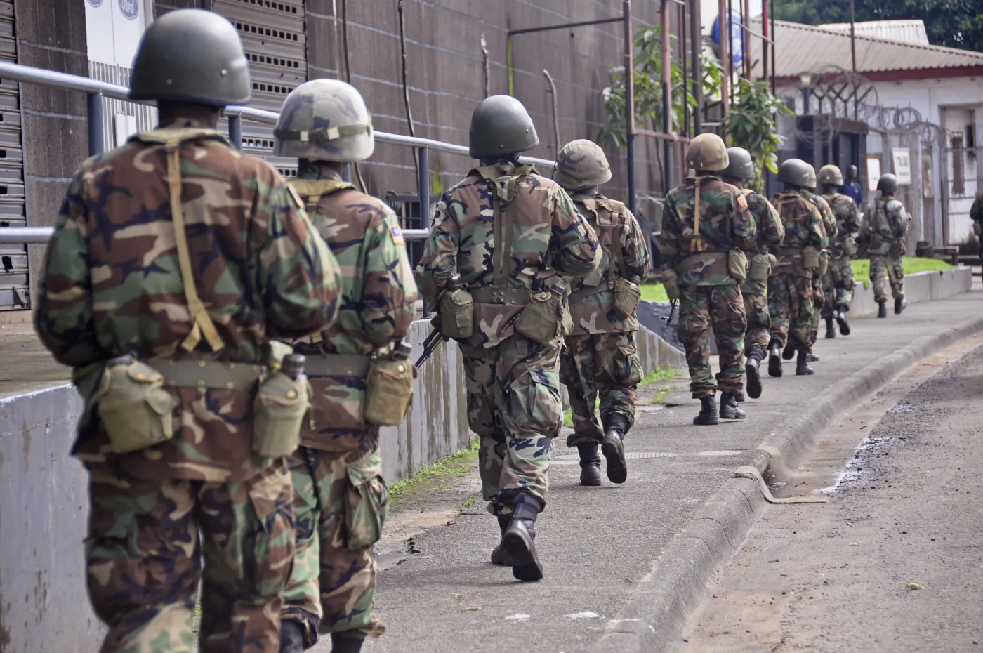 Wojsko pomoże w walce z wirusem Ebola