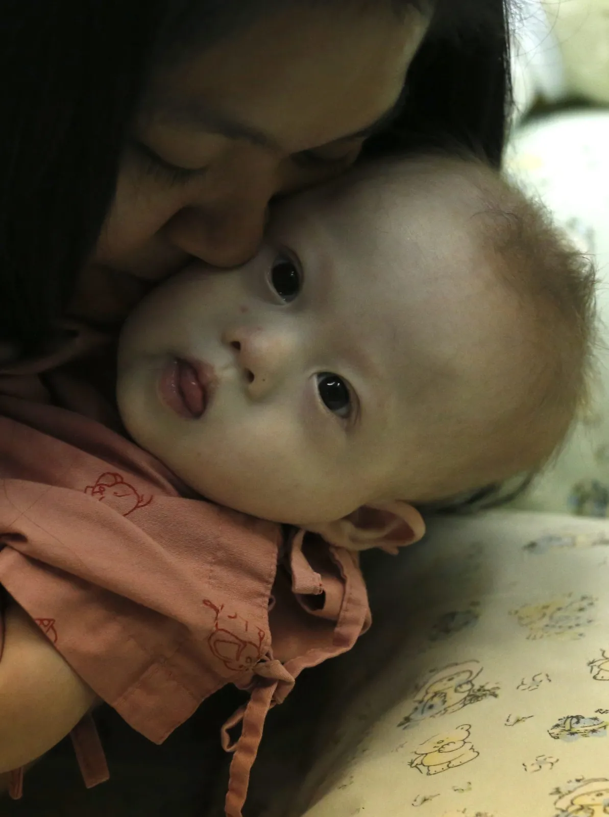 Surogatka chce odzyskać dziecko. Biologiczny ojciec pedofilem?