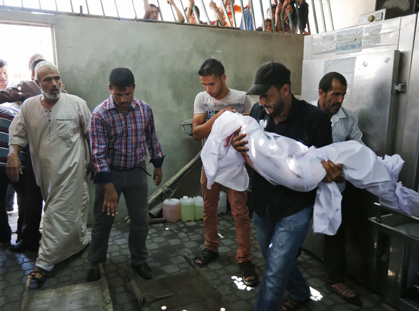 Tragedia w Strefie Gazy. Dziesiątki dzieci wśród ofiar izraelskich nalotów